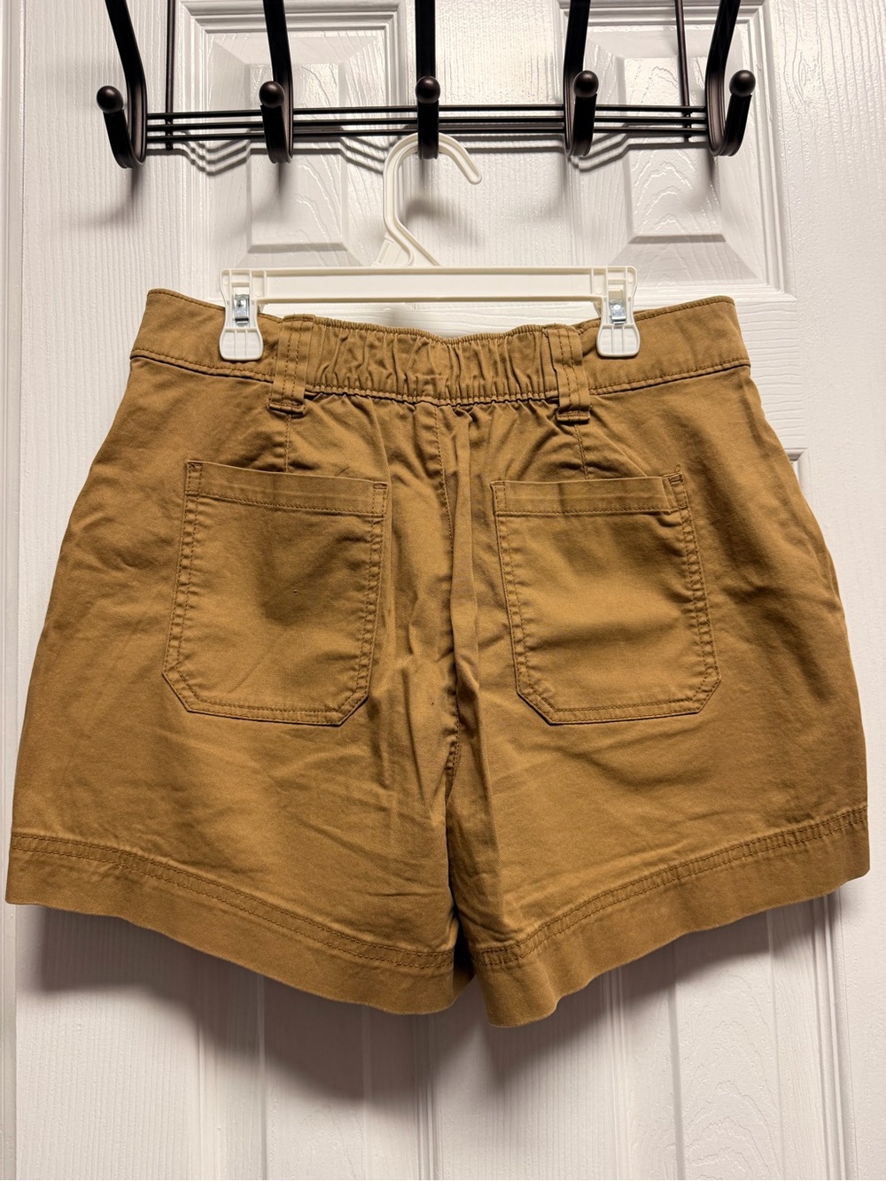 Old Navy Tan Utility Patch-Pocket High-Rise Shorts - Picture 4 of 5